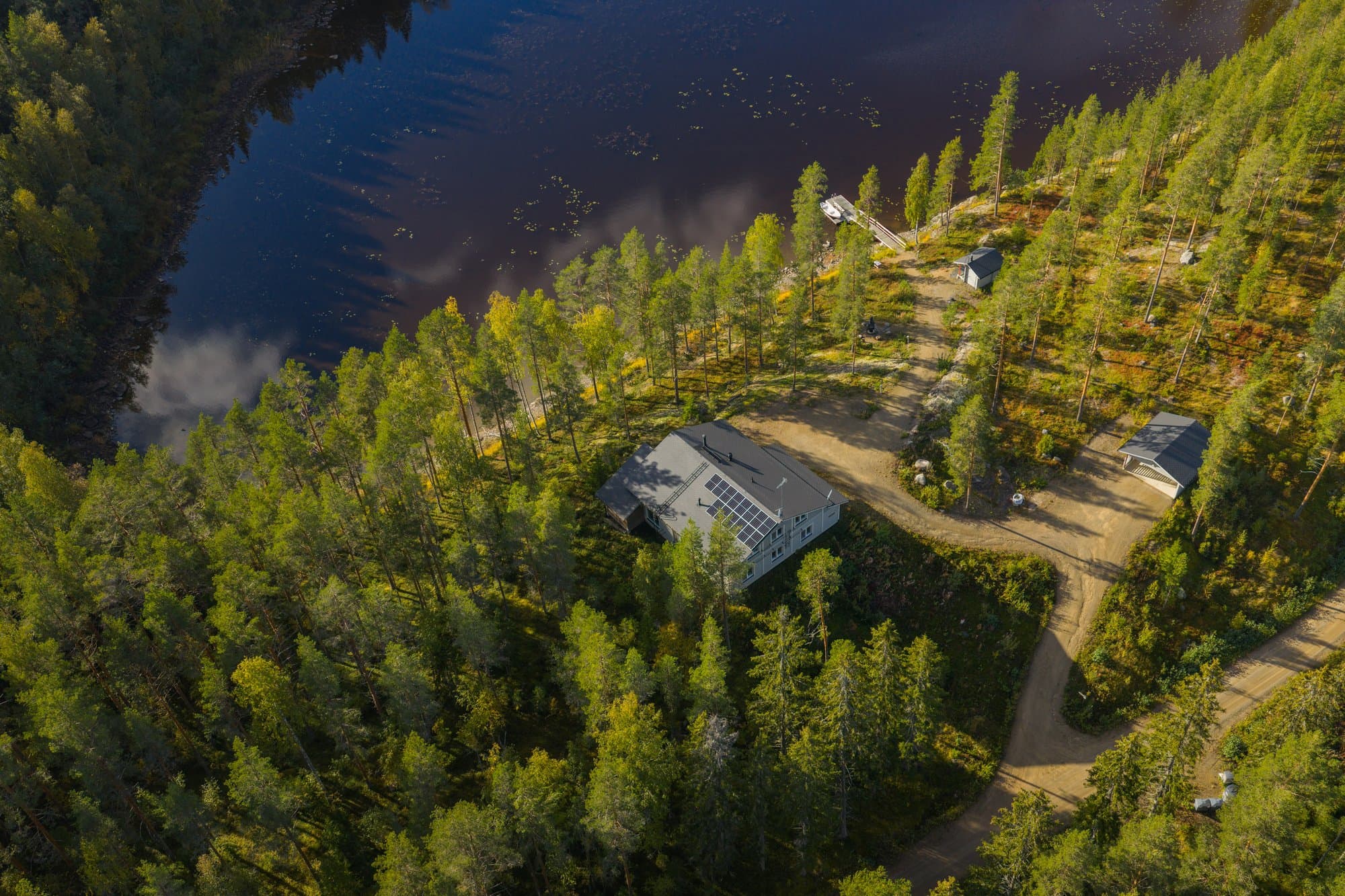 Tallusniemen huvilat, keulakuva